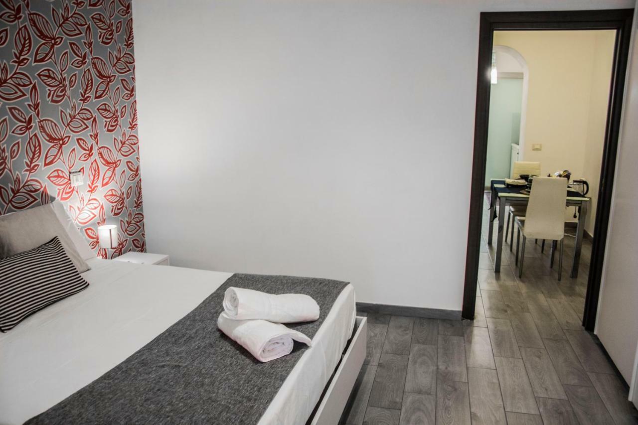 Apartamento A Casa Nel Borgo Nápoles Exterior foto
