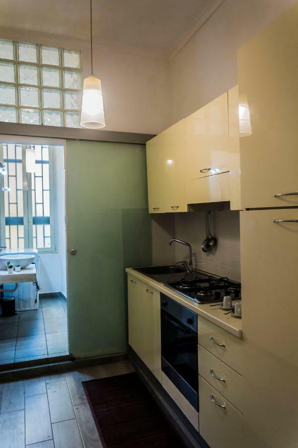 Apartamento A Casa Nel Borgo Nápoles Exterior foto